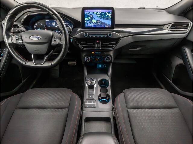 Ford FOCUS Wagon 1.0 EcoBoost ST-Line Automaat (APPLE CARPLAY, GROOT NAVI, STUUR/STOELVERWARMING, GETINT GLAS, SPORTSTOELEN, CAMERA, KEYLESS, LANE ASSIST, NIEUWSTAAT)