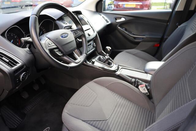 Ford FOCUS Wagon 1.0 Titanium BT-TELEFOONVERBINDING NAVI CLIMA CRUISE VOICE KEYLESS-START PDC LMV
