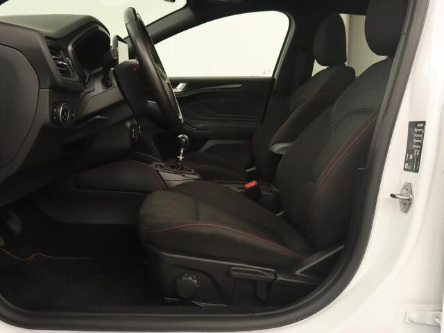 Ford FOCUS 1.0 EcoBoost Hybrid ST Line X Business | Panoramadak | Trekhaak | Head-up | Carplay | Camera | Stuurverwarming | Stoelverwarming | Adaptive cruise | LMV 17 inch | Sportstoelen