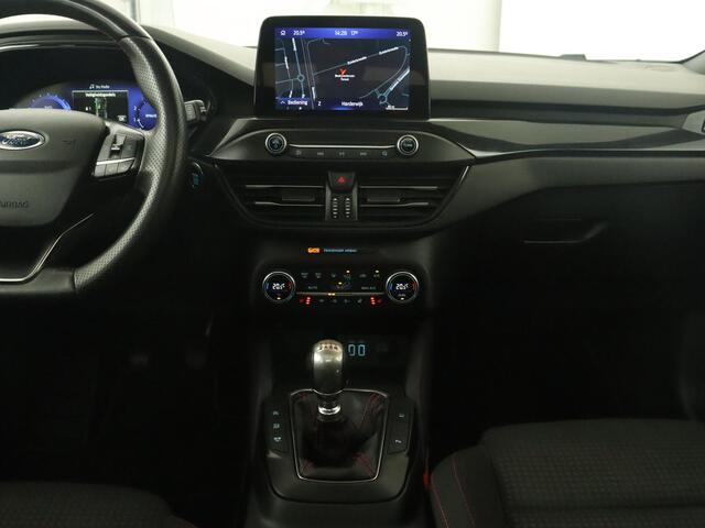 Ford FOCUS 1.0 EcoBoost Hybrid ST Line X Business | Panoramadak | Trekhaak | Head-up | Carplay | Camera | Stuurverwarming | Stoelverwarming | Adaptive cruise | LMV 17 inch | Sportstoelen