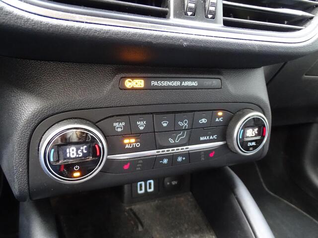 Ford FOCUS Wagon 1.0 EcoBoost Hybrid Vignale 6-BAK| NAVIGATIE| MULIMEDIA| CAMERA| AIRCO/ECC| CRUISECONTROL| PARKEERSENSOREN