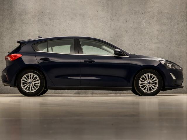 Ford FOCUS 1.0 EcoBoost Titanium Sport (APPLE CARPLAY, GROOT NAVI, CLIMATE, KEYLESS, SPORTSTOELEN, LED KOPLAMPEN, LM VELGEN, LANE ASSIST, NIEUWE APK, NIEUWSTAAT)