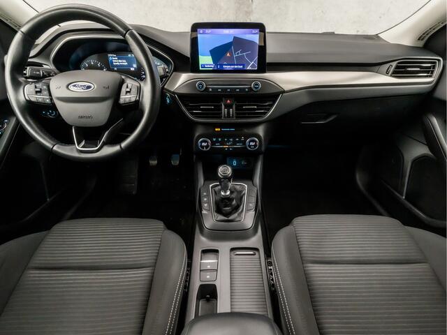 Ford FOCUS 1.0 EcoBoost Titanium Sport (APPLE CARPLAY, GROOT NAVI, CLIMATE, KEYLESS, SPORTSTOELEN, LED KOPLAMPEN, LM VELGEN, LANE ASSIST, NIEUWE APK, NIEUWSTAAT)