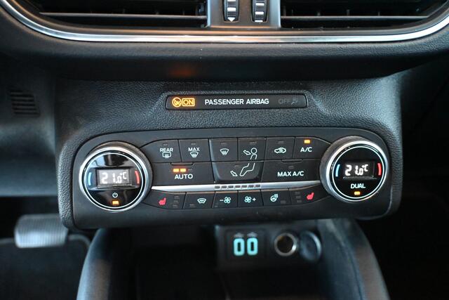 Ford FOCUS Wagon 1.5 EcoBoost Vignale Navigatie Stuur/Stoelverwarming Dealer Onderhouden! Inruil Mogelijk!