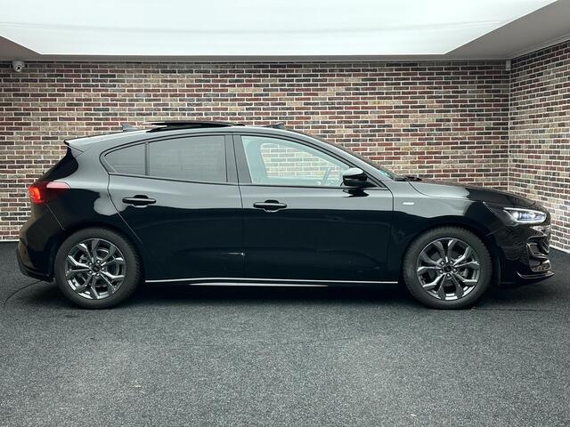 Ford FOCUS 1.0 EcoBoost Hybrid ST Line X Panorama Camera Led