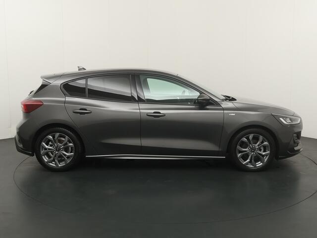 Ford FOCUS Ecoboost 125 pk ST-line | Winter Pack | 4 seiz. banden | Navi | Clima | Cruise | Dr. loos Apple Carplay