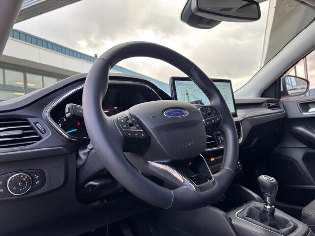 Ford FOCUS 1.0 EBH TITANIUM AIRCO WIDESCREEN PDC WINTERPACK