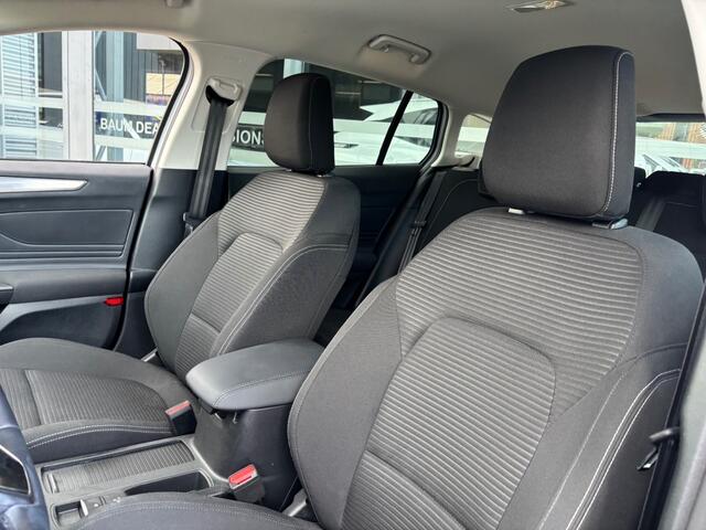 Ford FOCUS 1.0 EBH TITANIUM AIRCO WIDESCREEN PDC WINTERPACK