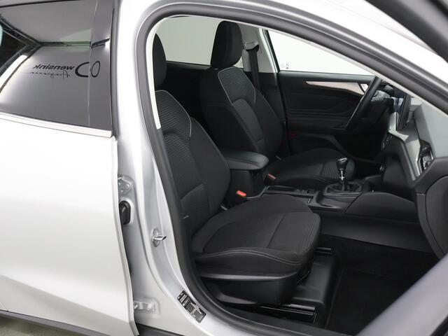 Ford FOCUS Wagon 1.0 EcoBoost Hybrid Titanium | Navigatie | Climate Control | Cruise Control | Parkeersensoren |