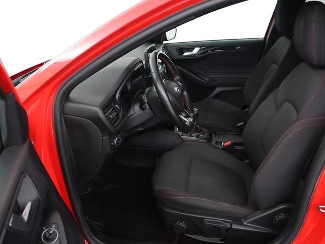 Ford FOCUS 1.0 EcoBoost Hybrid ST Line X | Stoel & stuurverwarming | Adaptive cruise | Camera | Keyless | Carplay | Climate control | Digital Cockpit | Full LED | DAB | Bluetooth | Getint glas