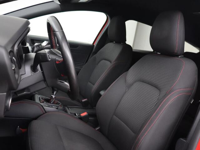 Ford FOCUS 1.0 EcoBoost Hybrid ST Line X | Stoel & stuurverwarming | Adaptive cruise | Camera | Keyless | Carplay | Climate control | Digital Cockpit | Full LED | DAB | Bluetooth | Getint glas