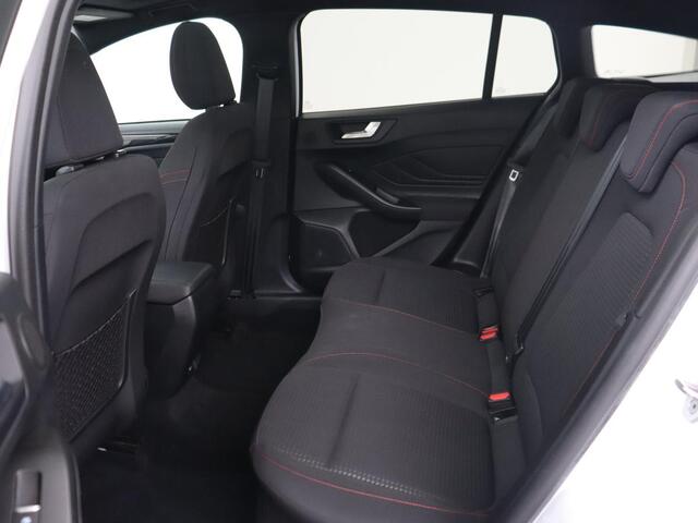 Ford FOCUS 1.5 EcoBoost ST Line | Panoramadak | Adaptive cruise | Stoel & stuurverwarming | Camera | B&O Sound | Carplay | Navigatie | Full LED | Park Assist | Airco