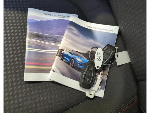 Ford FOCUS Wagon 1.5D ST Line X Business / Panoramadak / Pdc+camera / Cruis adaptief / Stuur-Stoelverwarming / B&O audio / Parking-Technology-Winter Pack /