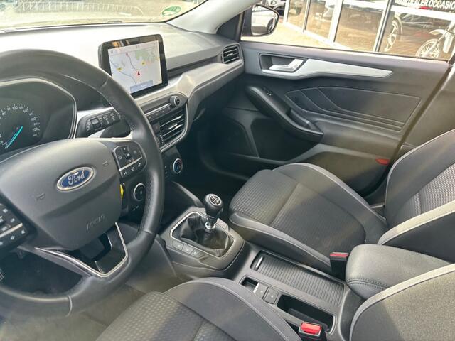 Ford FOCUS 1.0 EBH TR ED. BNS NAVI AIRCO PDC LMV