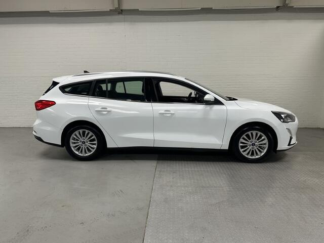 Ford FOCUS Wagon 1.0 EcoBoost Titanium Business CLIMA /TREKHAAK / CRUISE / CAMERA Dis.Ketting is nieuwe