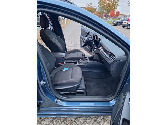 Ford FOCUS Wagon 1.0 EcoBoost Hybrid ST Line stoel/stuur/voorruitverwarming