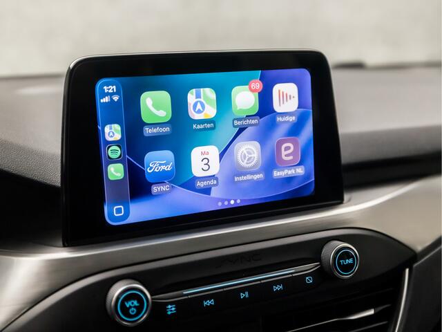 Ford FOCUS Wagon 1.0 EcoBoost Titanium Sport Automaat (APPLE CARPLAY, GROOT NAVI, CAMERA, CLIMATE, TREKHAAK, ADAPTIVE CRUISE, SPORTSTOELEN, GETINT GLAS, LM VELGEN, NIEUWSTAAT)