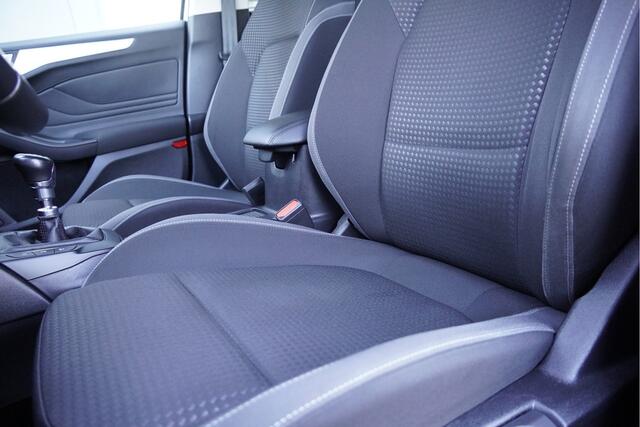 Ford FOCUS Wagon 1.5 EcoBlue Edition BJ2020 Lmv 16" | Led | Pdc | Navi | Trekhaak | Airco | Cruise control | Extra getint glas