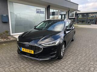 ford-focus-1.0-ebh-titanium-style