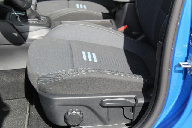 Ford FOCUS 1.0-155pk EcoBoost Mild-Hybrid 'Active' AUTOMAAT ! Trekgewicht 1.500kg ! Slechts 6.450km ! Ruim ¤. 9.000,- beneden de nieuwprijs ! Volautm. airco dual, navigatie, telefoonvoorb., adaptive cruise control, LED verlichting, metallic lak, camera, front-, lane