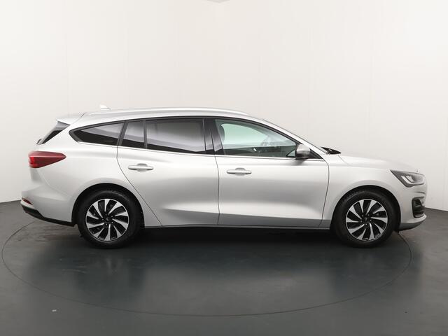 Ford FOCUS Wagon EcoBoost Hybrid 125 pk Titanium | Winter Pack | Camera | Navi | Clima | Cruise | Keyless entry | 100% dealer onderh. |