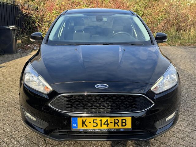 Ford FOCUS Wagon 1.0 Autom/Tiptr Titanium Navi/Stoelverw/Cruise/Clima/PDC