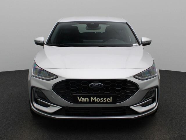 Ford FOCUS ST Line 1.0 125Pk | Navigatie | Apple & Android Carplay | Parkeersensoren Voor & Achter | Camera | Climate Control | Privacy Glass | Cruise Control | Stoel & Stuur Verwarming | Verwarmbare Voorruit | All Season Banden |