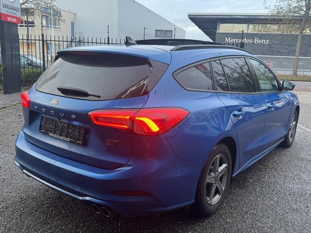 Ford FOCUS Wagon 1.5 EcoBoost ST Line Business // B&O AUDIO // SCHUIF KANTEL DAK // NAVI // CAMERA // TREKHAAK