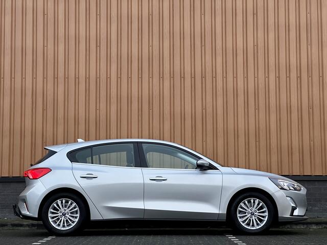 Ford FOCUS 1.0 EcoBoost Titanium Business | Adaptive Cruise Control | Parkeersensoren | Apple Carplay | Android Auto | Keyless | Afn. Trekhaak | Rijmodus Regeling | Airconditioning