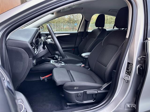 Ford FOCUS 1.0 EcoBoost Titanium Business | Adaptive Cruise Control | Parkeersensoren | Apple Carplay | Android Auto | Keyless | Afn. Trekhaak | Rijmodus Regeling | Airconditioning