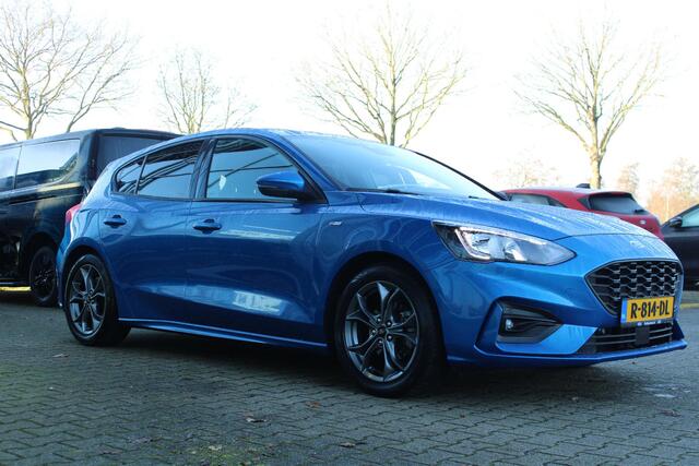 Ford FOCUS 1.0 EcoBoost ST Line Business | Trekhaak | Cruise Control | Navigatie | Camera | Airco | Lichtmetalen Velgen |