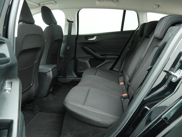 Ford FOCUS Wagon 1.0 125PK Titanium X Business | 18-inch | Elektr. achterklep | Full LED | Trekhaak | Winter Pack | All season |