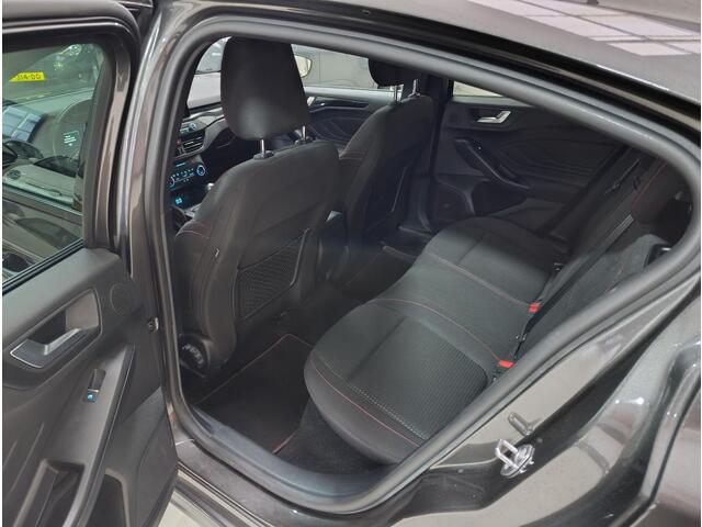 Ford FOCUS 1.0 EcoBoost Hybrid Active X Business Climate controle | Bang & Olufsen | Navigatiesysteem | Parkeersensoren |Trekhaak