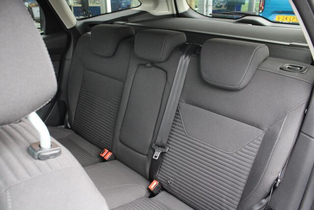 Ford FOCUS Wagon 1.0 Titanium | Automaat | Climate Control | Stoelverwarming | Navigatie | Parkeersensoren | Lichtmetalen Velgen |