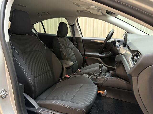 Ford FOCUS 1.0 EcoBoost Titanium Business *Org.NL!* Stoel-/Stuurverwarming / Adapt. Cruise / LED / B&O / Keyless / Camera / Navigatie / ECC Clima / 17'' LMV