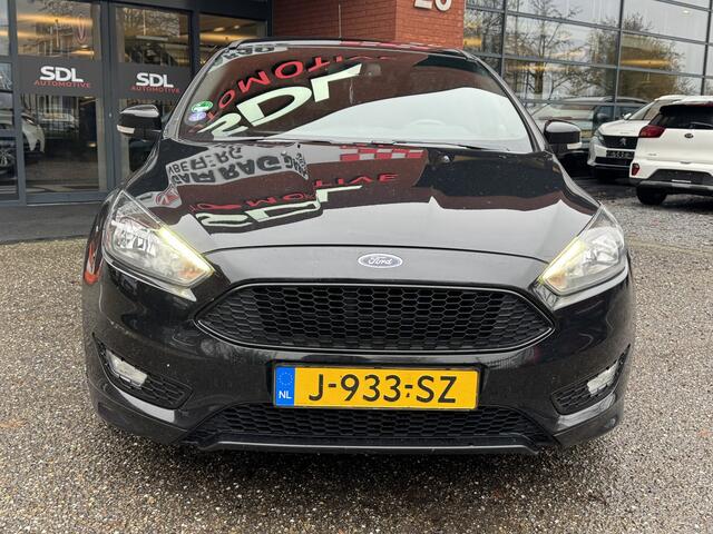 Ford FOCUS Wagon 1.5 ST-Line 183 PK!!! // NAVI // PDC // CRUISE // CLIMA // TREKHAAK // BLUETOOTH // STOELVERWARMING