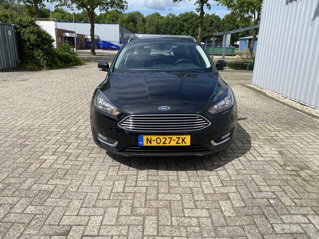 Ford FOCUS Wagon 1.0 Titanium | LM velgen | Navigatie | Trekhaak