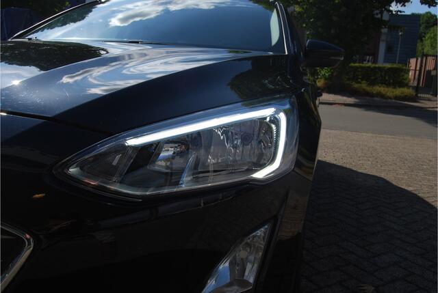 Ford FOCUS Wagon 1.0 EcoBoost 125PK Titanium Business WAGON TREKHAAK | STOEL/STUUR-VOORRUITVERW | NAVI | APPLE/ANDRIOD | PDC V+A