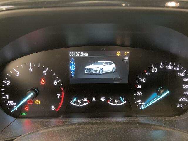 Ford FOCUS Wagon EcoBoost Hybrid 125 pk ST Line | Winter Pack | 4 seiz. banden | Navi | Clima | Cruise | Dr. loos Apple Carplay