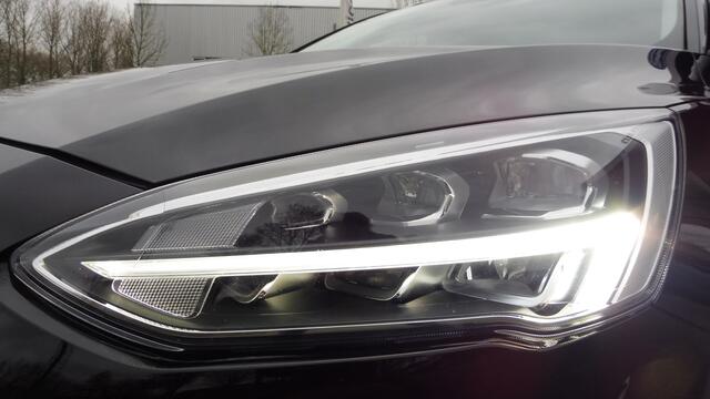 Ford FOCUS Wagon 125pk EcoBoost Titanium Navi Camera Trekhaak WinterPack Elek.klep enz.