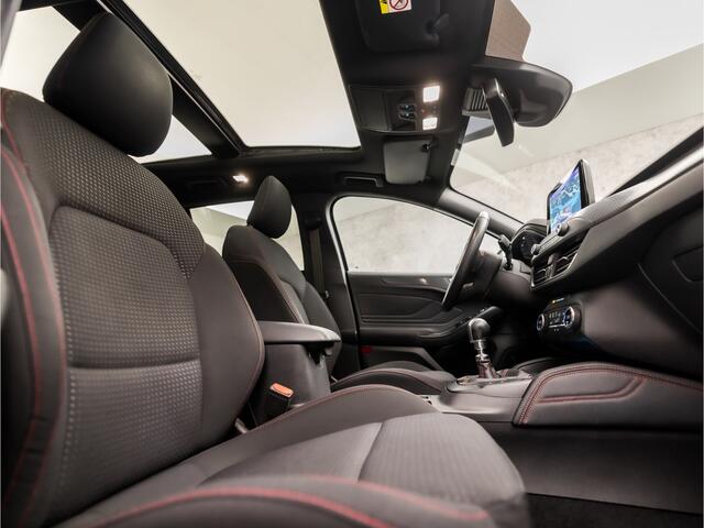 Ford FOCUS Wagon 1.0 EcoBoost ST Line (PANORAMADAK, APPLE CARPLAY, GROOT NAVI, CLIMATE, ADAPTIVE CRUISE, SPORTSTOELEN, BANG&OLUFSEN, GETINT GLAS, CAMERA, NIEUWSTAAT)