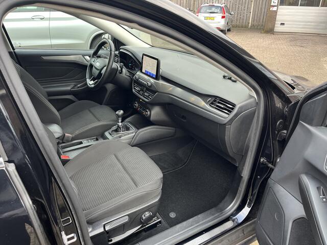 Ford FOCUS Wagon 1.0 EcoBoost Titanium Business TREKHAAK CLIMA STOEL- EN STUURVERWARMING