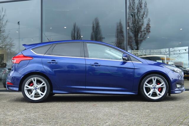 Ford FOCUS 1.0 TITANIUM ST-LINE SPORT | NAVI | KEY-LESS | CAMERA | PDC