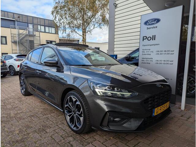 Ford FOCUS 1.5 EcoBoost 182pk ST Line Panoramadak Trekhaak Navi B&O 18" LM velgen Privacy Glass NL-Auto 5drs