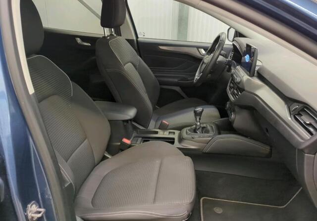 Ford FOCUS Wagon 1.5 EcoBlue Titanium X Business Navigatie Trekhaak Camera Carplay Dab Keyless Stoelverwarming Getint Glas