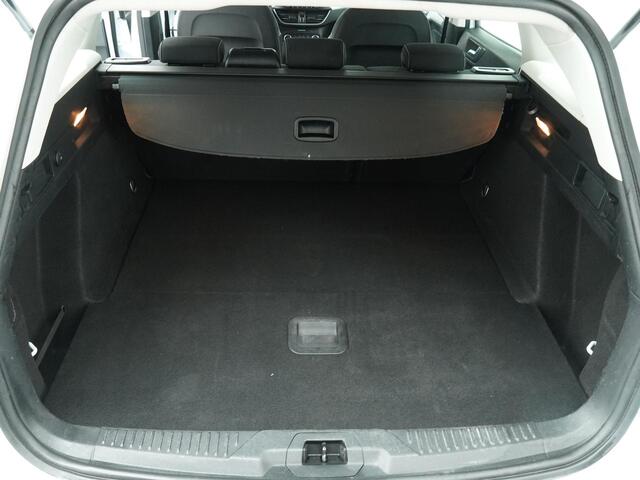 Ford FOCUS Wagon 1.0 EcoBoost Hybrid Trend Edition Business - Navigatie - Trekhaak - Airconditioning
