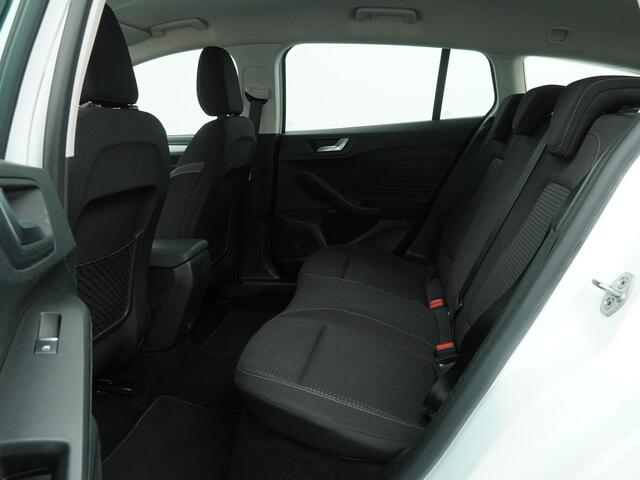 Ford FOCUS Wagon 1.0 EcoBoost Hybrid Trend Edition Business - Navigatie - Trekhaak - Airconditioning