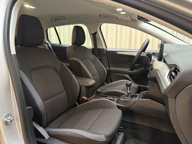 Ford FOCUS Wagon 1.0 EcoBoost Hybrid Trend *Org.NL!* Carplay / Camera / Cruise / LED / Navigatie / 16'' LMV