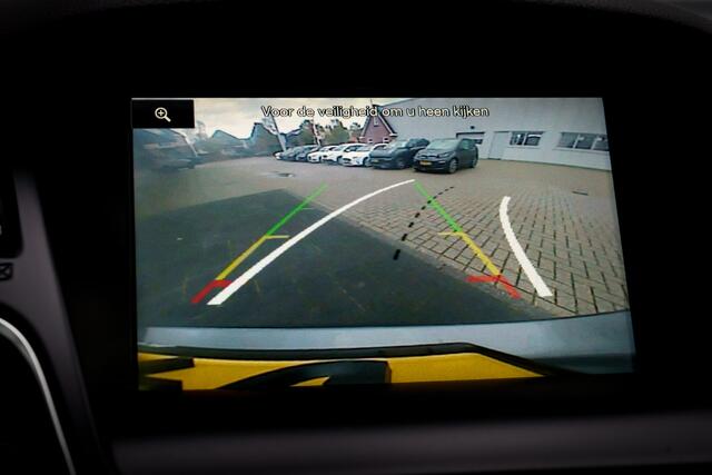 Ford FOCUS Wagon 1.0 Titanium | Stoelverwarming | Camera | Cruise | Clima