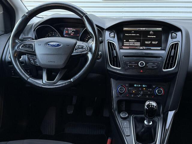 Ford FOCUS 1.0 Titanium 1e Eigenaar,Navi,Clima,Cruise,PDC,Stoelverwarming,Dealer Onderhouden,APK tot 09-2026